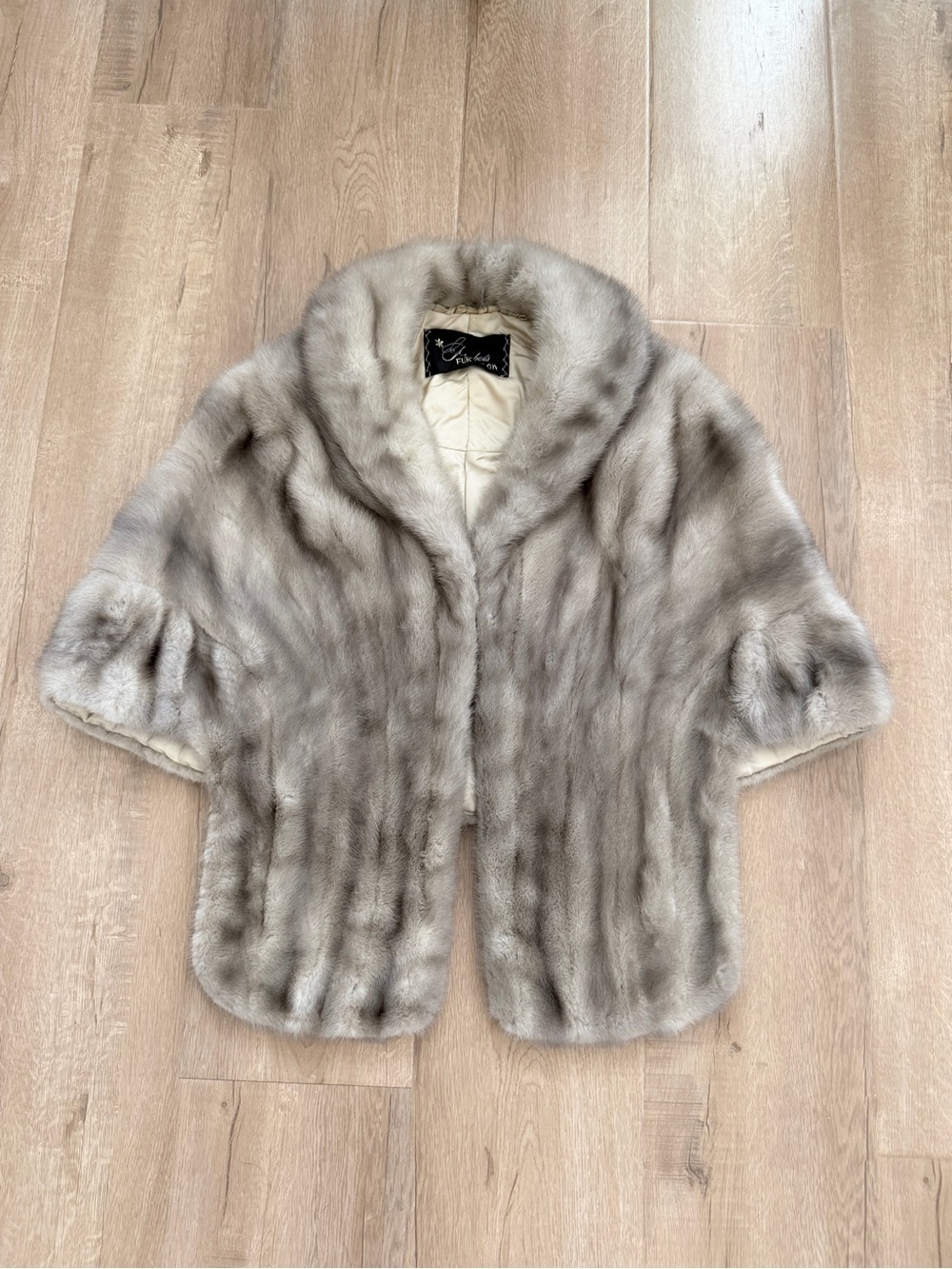 Vintage Gimbels Silver Luxury Mink Fur Stole Shawl Wrap Cape Coat, Holiday Party